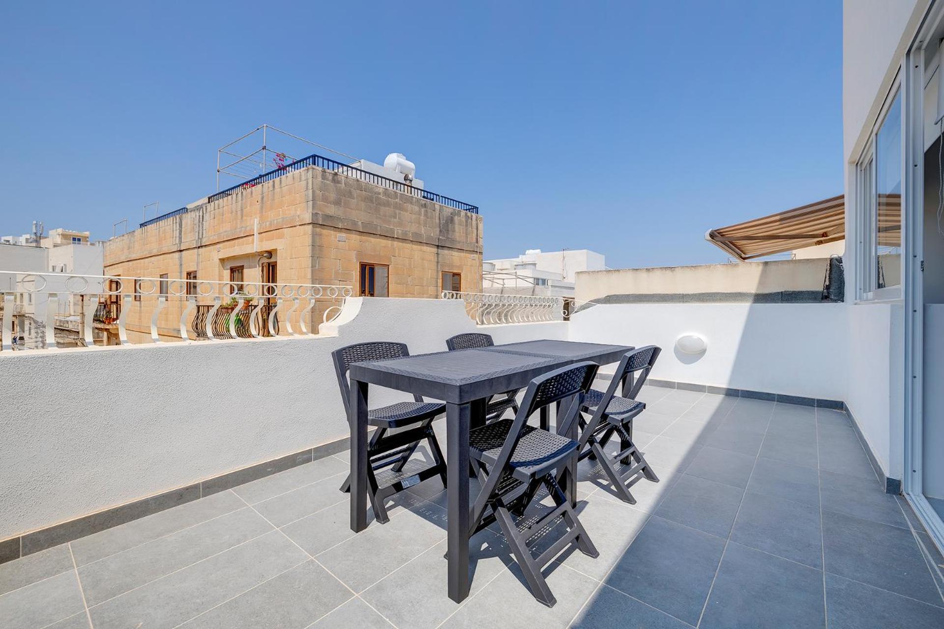 Stunning 2Br Holiday Penthouse In Central Sliema Extérieur photo