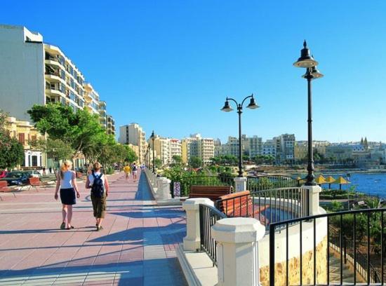 Stunning 2Br Holiday Penthouse In Central Sliema Extérieur photo