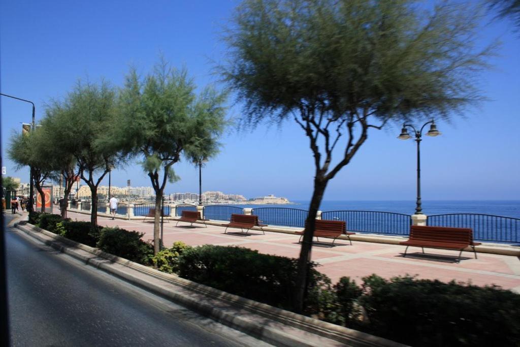 Stunning 2Br Holiday Penthouse In Central Sliema Extérieur photo