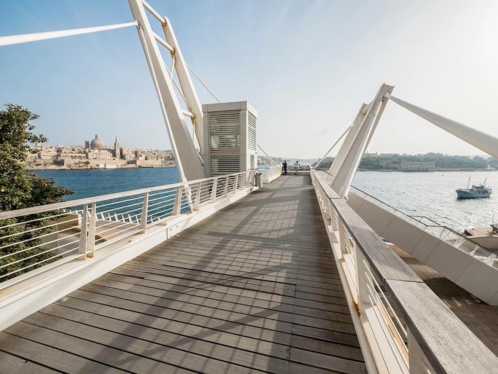 Stunning 2Br Holiday Penthouse In Central Sliema Extérieur photo