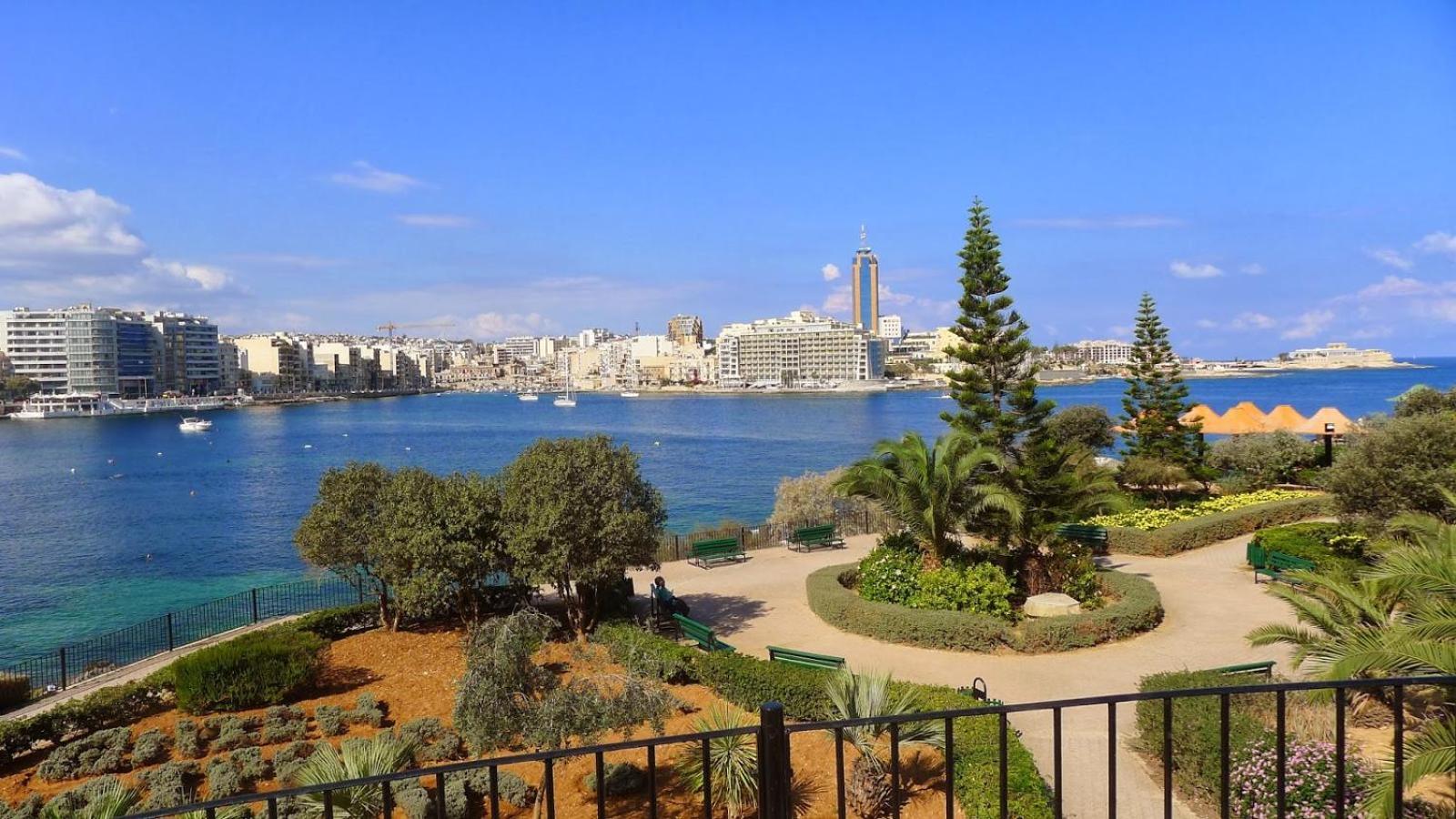 Stunning 2Br Holiday Penthouse In Central Sliema Extérieur photo