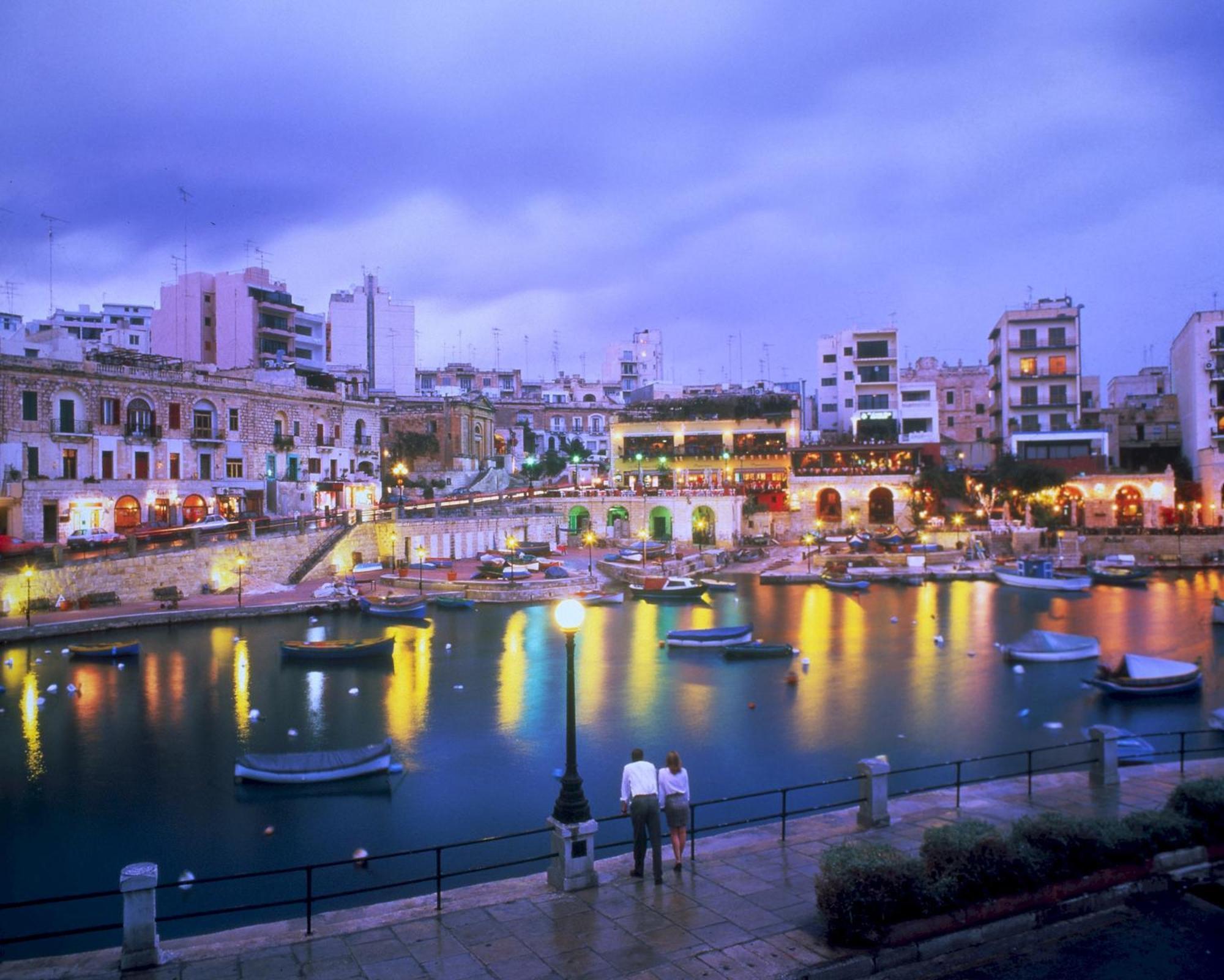 Stunning 2Br Holiday Penthouse In Central Sliema Extérieur photo